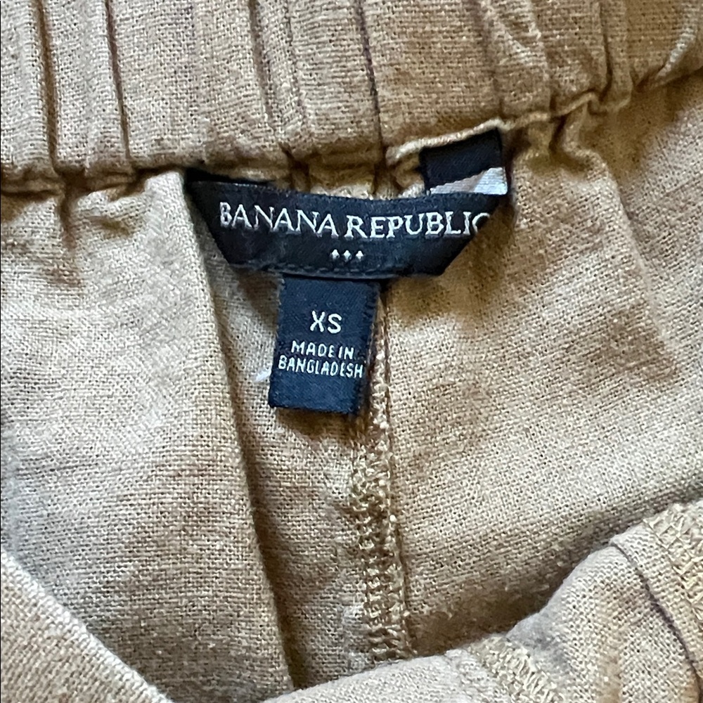 Banana Republic Factory Black and Tan Women's Linen Blend Shorts - Picture 2 of 10